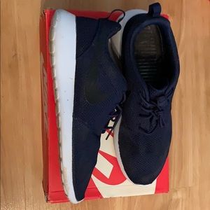 Gently used Nike Roshe One